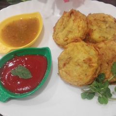 A picture of Batata Wada.