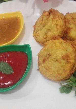 A picture of Batata Wada.