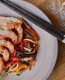 Mì Udon Xào Tôm Giá Hẹ