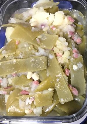 Foto principal de Patatas con vainas y jamón serrano