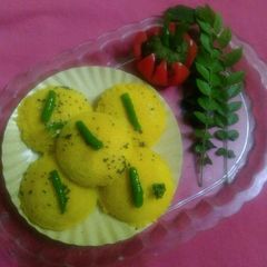 A picture of Idli Dhokla.