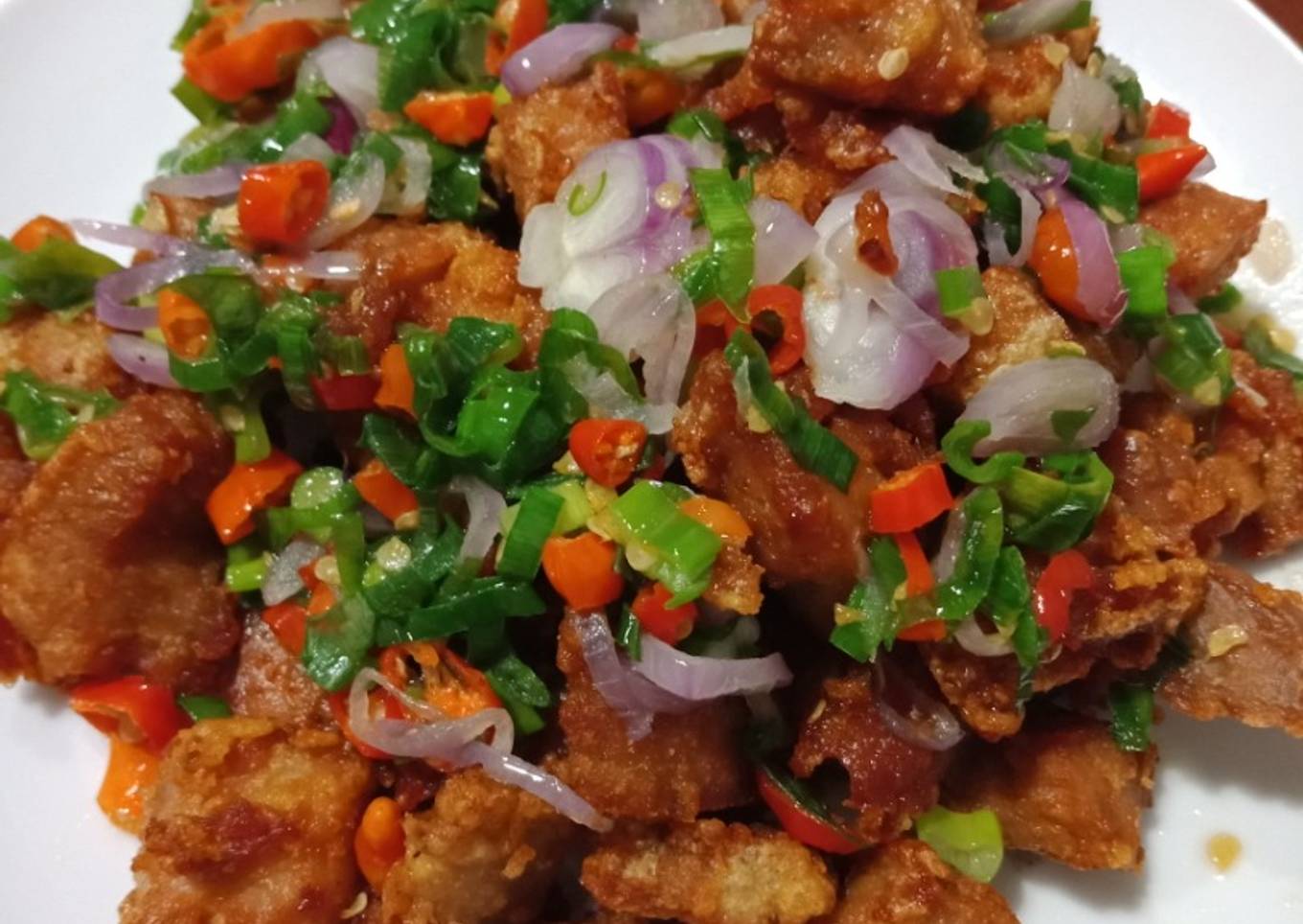 Tuna pedas dengan sambal matah