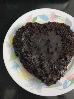 ચોકલેટ કેક (Chocolate cake recipe in Gujarati) રેસીપી મુખ્ય ફોટો