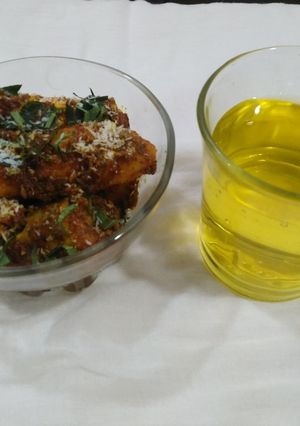 લસણીયા કેળાં (Lasaniya Kela Recipe In Gujarati) રેસીપી મુખ્ય ફોટો