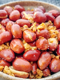 A picture of Garlicky Fried Peanuts.