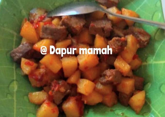 Langkah Mudah untuk Menyiapkan Sambel goreng kentang ati sapi yang Menggugah Selera