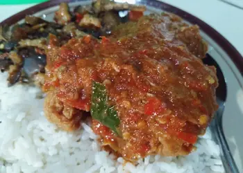 Resep Unik Ayam Krispi Siram Sambal Mantul Banget