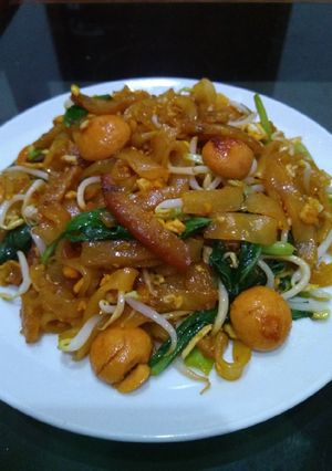 Foto resep Kwetiau goreng topping siomay dan sosis