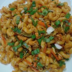 A picture of Chicken vegetable macaroni.
