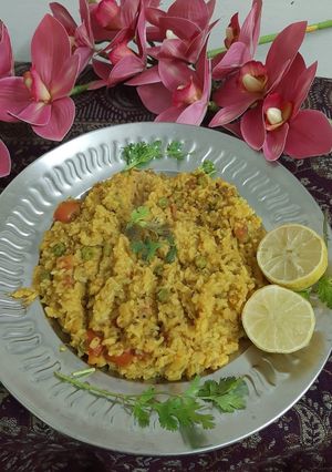 पीली हरी दाल खिचड़ी (Peeli hari Dal khaichdi recipe in hindi) रेसिपी मुख्य फोटो