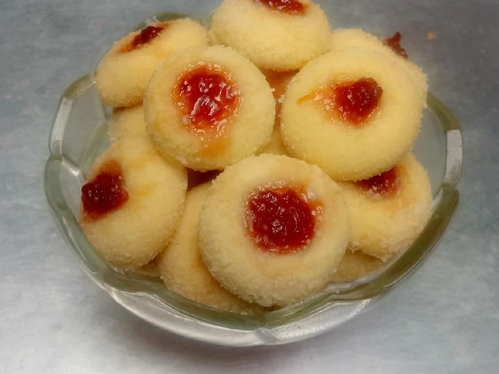 Easy Steps Make Recipes Strawberry Thumbprint Cookies the Delicious Tasty.