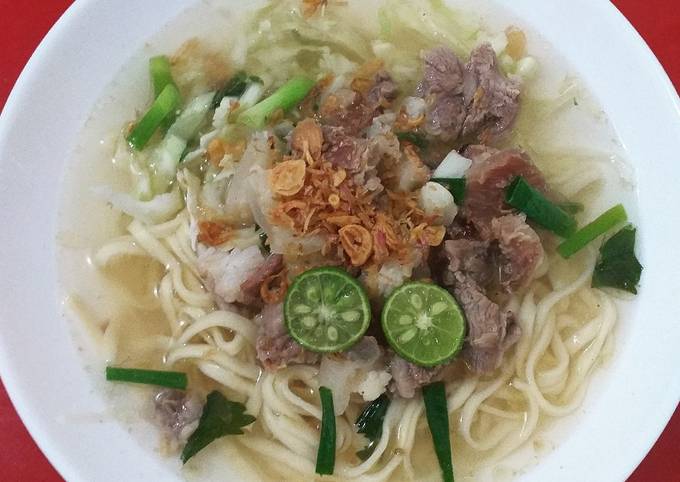 Mie kocok kaki sapi