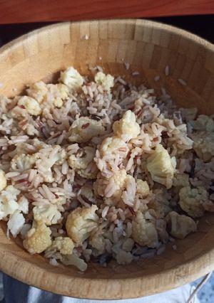 Una foto de Arroz con coliflor y bacalao