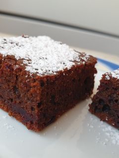 Céklás csokis sütemény recept fotója