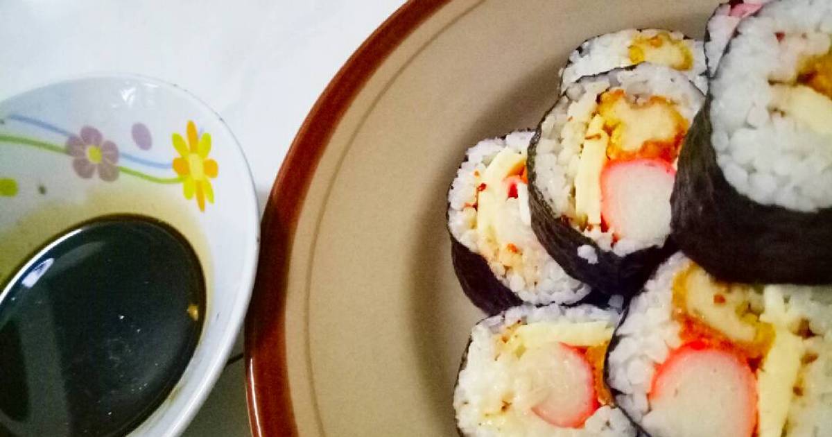 хенд ролл с гребешком. запеченные роллы мальта. ресторан коба на лубянке. хенд ролл коба. Coba суши москва.