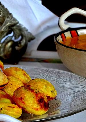 A picture of Paniyaram,appe, guntapunugulu or Spicy Dumplings.