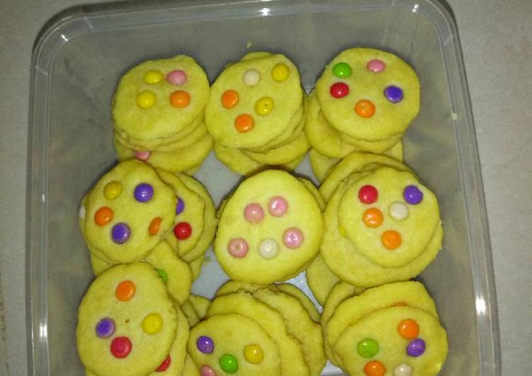 Cara Royal LezatCookies choco chip rainbow magicom ala lucy's