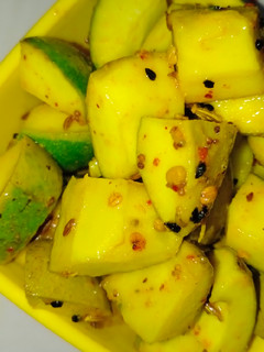 आम का झटपट आचार Aam ka jhatpat achar recipe in hindi) रेसिपी मुख्य फोटो