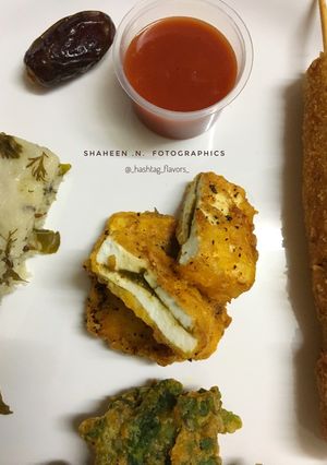A picture of Paneer sandwich pakoda.