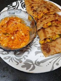 ચીઝ કોર્ન પરાઠા(cheese corn parotha in Gujarati) રેસીપી મુખ્ય ફોટો