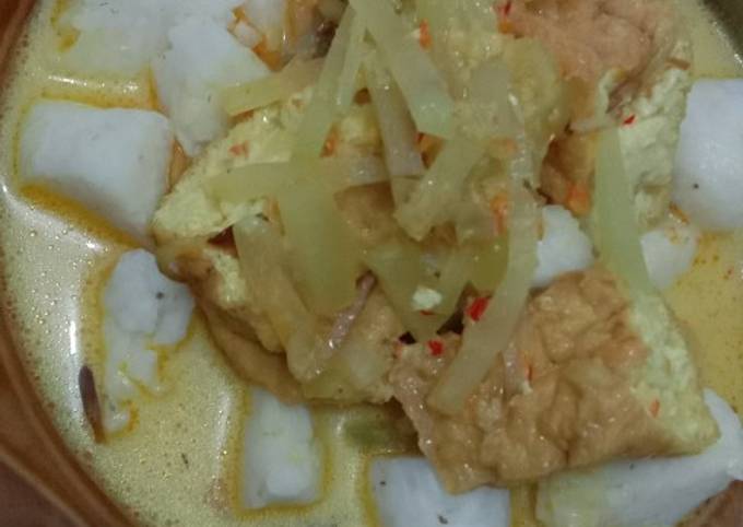 Lontong sayur