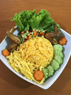 Foto resep Nasi goreng kuning menu kanan