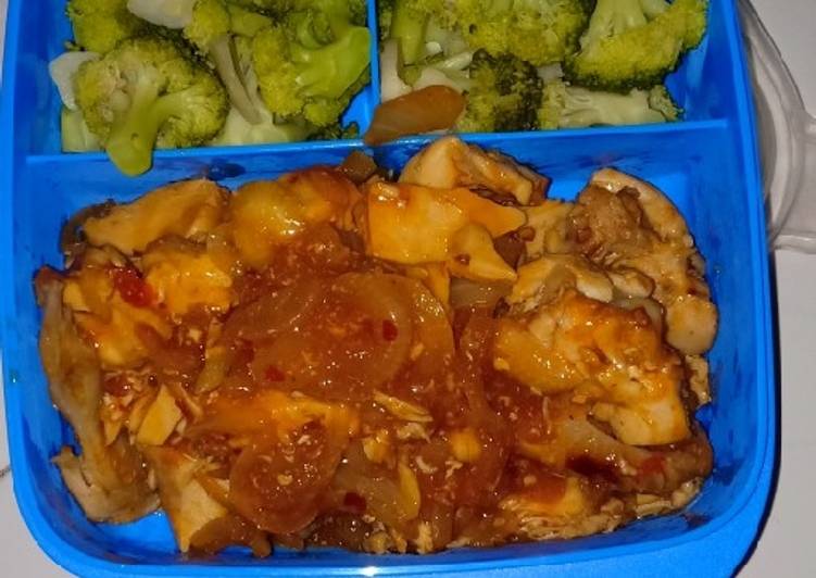 Resep Ayam saus seuchan dan brokoli kukus mejikom ala anak kos 😅 yang Sempurna