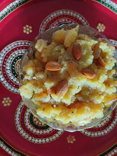 મગની દાળનો હલવો. Moong dal Halwo Recipe In Gujarati) રેસીપી મુખ્ય ફોટો