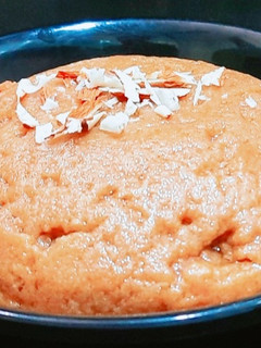 રાજગરા ના લોટનો શીરો (Rajgira Flour Sheera Recipe In Gujarati) રેસીપી મુખ્ય ફોટો