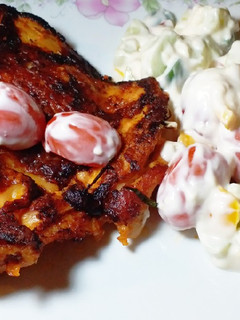 Foto resep Ayam Bakar Teflon Bumbu simple bersama salad sehat