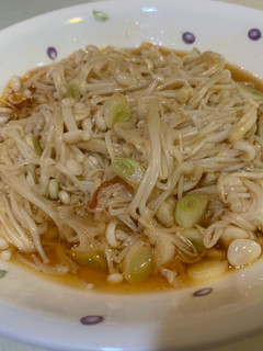 涼拌金針菇 的食譜成品照片
