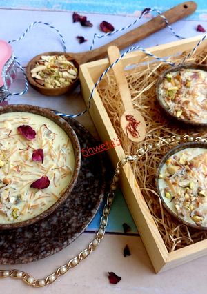 વર્મિસિલી ખીર(Vermicelli Kheer Recipe in Gujarati) (Jain) રેસીપી મુખ્ય ફોટો