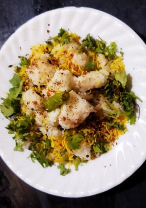 A picture of Idli Chat.
