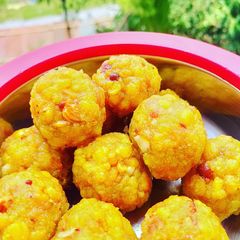 A picture of Boondi Laddu.