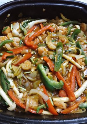 Hình của món Tôm sú xào thập cẩm.