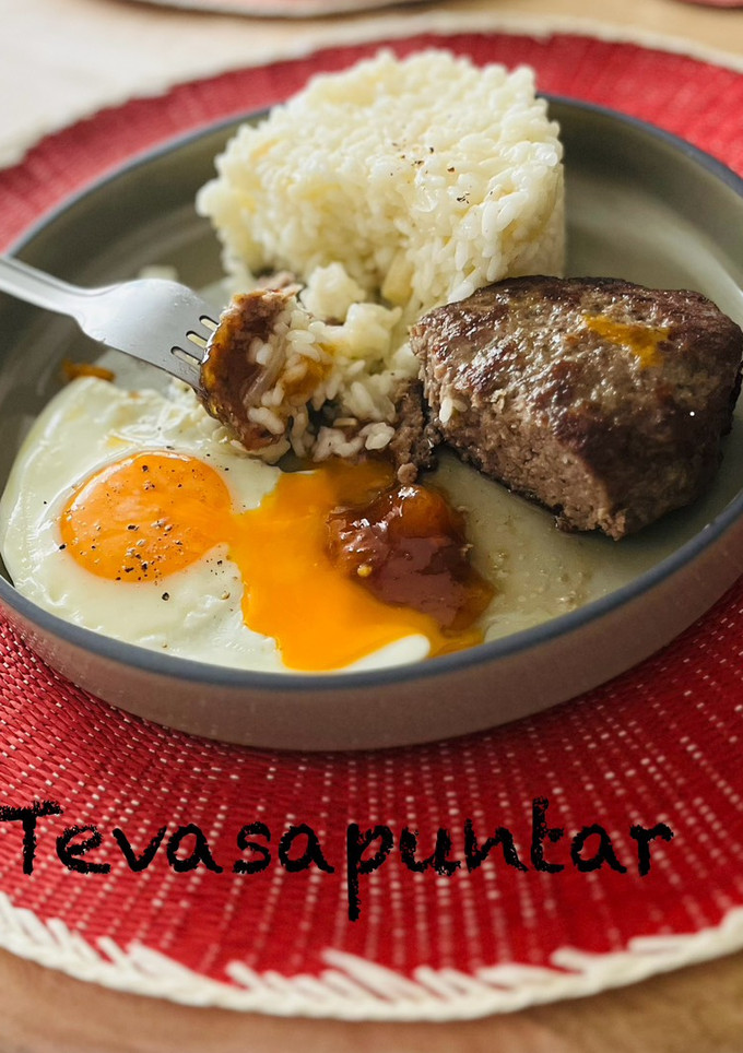Una foto de Hamburguesas en cecofry 🍔 🍳 🍚