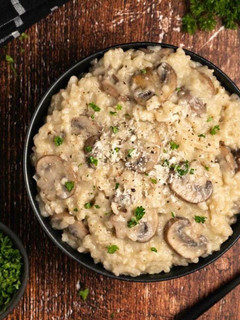 Una foto de Risotto de champiñones y pollo