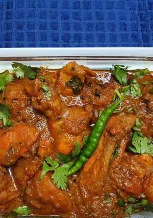 A picture of Paanch Phoron Chicken.