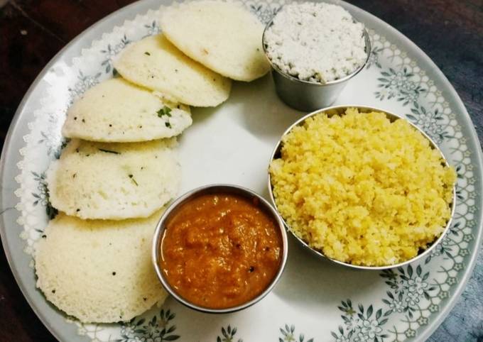 Rava idly and Corn puttu