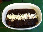 Una foto de enchiladas de chile ancho
