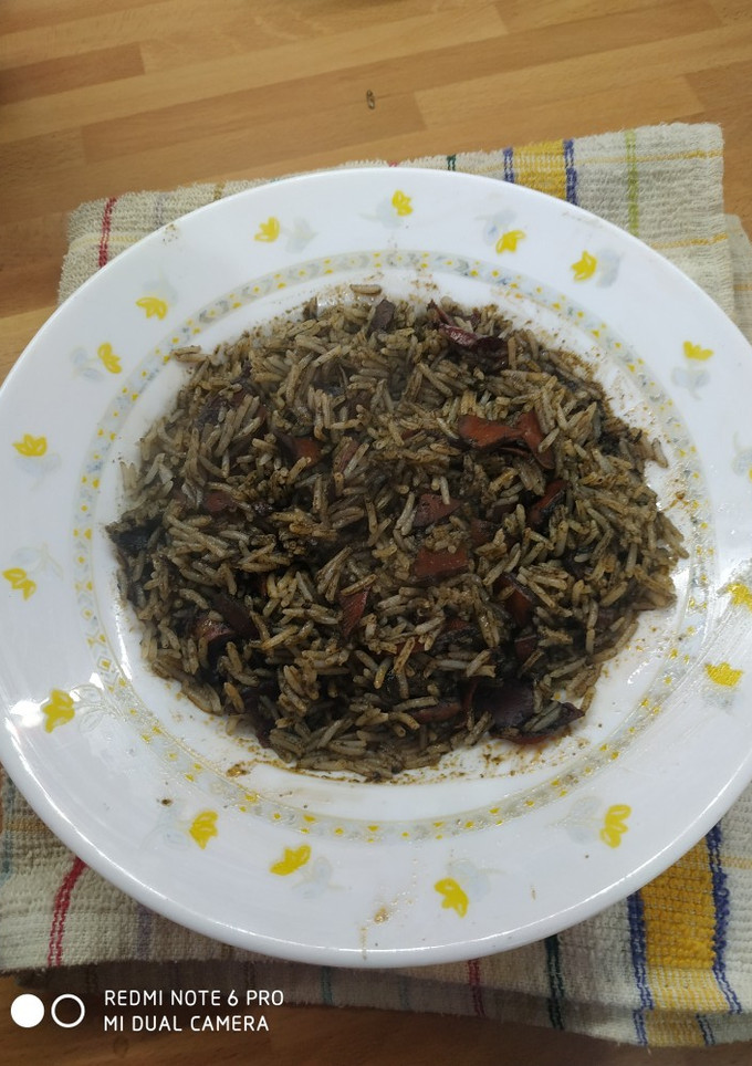 Una foto de Arroz con calamares en su tinta, para unas prisas