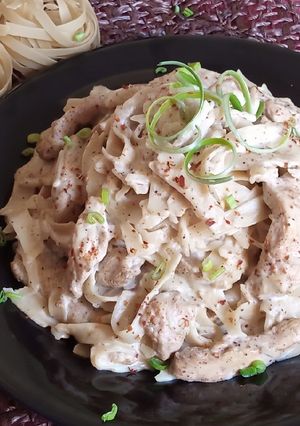 A picture of Fettuccine Alfredo Pasta.