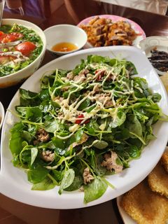 Hình của món Rau càng cua trộn bò.