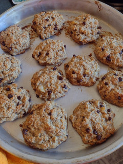 Una foto de Cookies de avena y chips de chocolate veganas