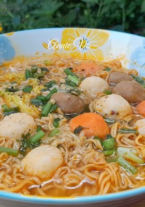Hình của món Mì tôm chua cay.