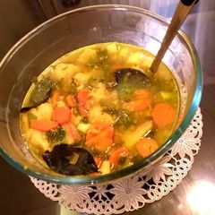 A picture of Aromatic fish and vegetables soup.
