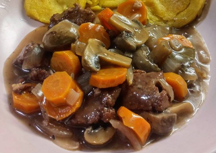 Le moyen le plus simple à Faire Super rapide fait maison Seitan bourguignon (vegan)