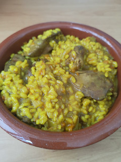 Una foto de Arroz con higadillos de pollo