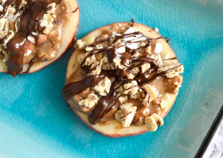 How to Prepare Quick Chocolate Peanut Butter Granola Apple Bites
