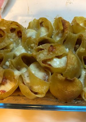 A picture of Stuffed Conchiglioni.